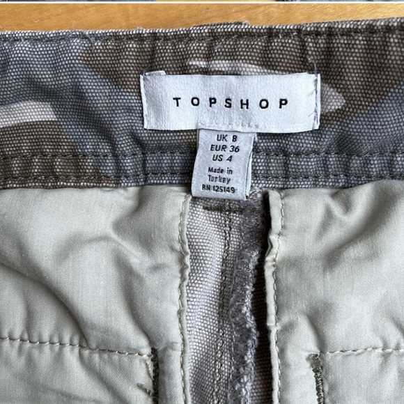 TOPSHOP Camo Print Cargo Pants - Picture 4 of 7